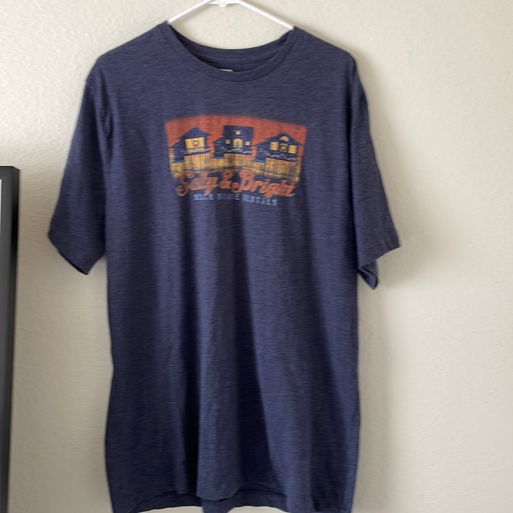 Izod salty and bright Christmas tee